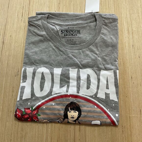 Netflix Stranger Things Men's Large Holiday Squad Christmas Graphic T-Shirt - Picture 4 of 5